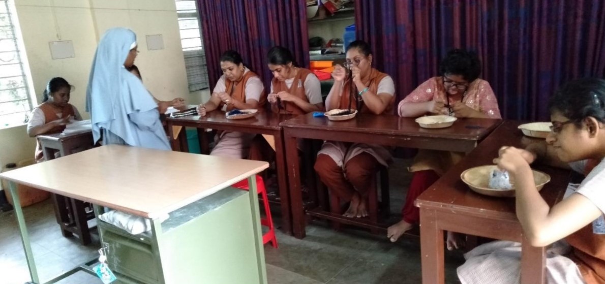 Ragazzi della scuola Snehadeepty